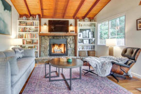 Le-Petit Chalet with Fire Pit about 15 Mi to Asheville
